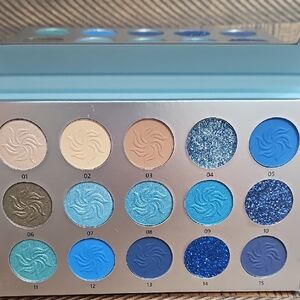 NEW: Nrand:Affiano Product: Blue and Neutral Eyeshadow Palette